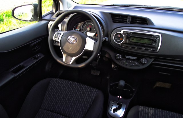 Toyota Yaris XP13 1.5 VVT-i Hybrid Innenraum