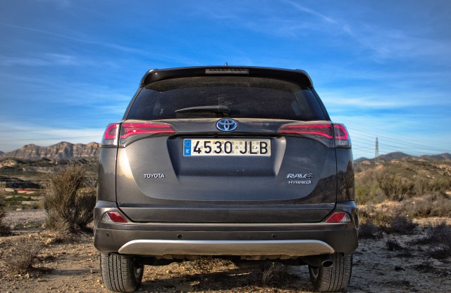 Toyota RAV4 Hybrid 2.5 VVT-i marlingrau-metallic Heckansicht