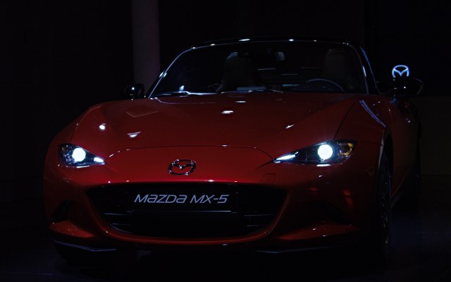 2015 Mazda MX-5 im Mazda Space in Barcelona, Spanien