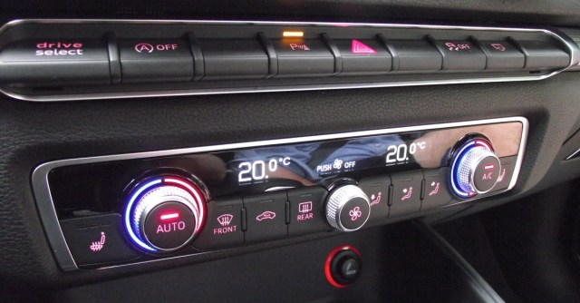 Das Klimabedienteil der 2014er Audi A3 Limousine (8VS)